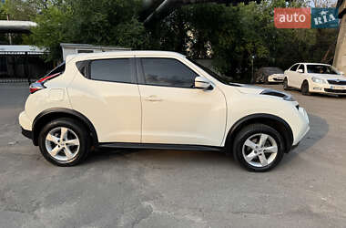 Внедорожник / Кроссовер Nissan Juke 2019 в 
