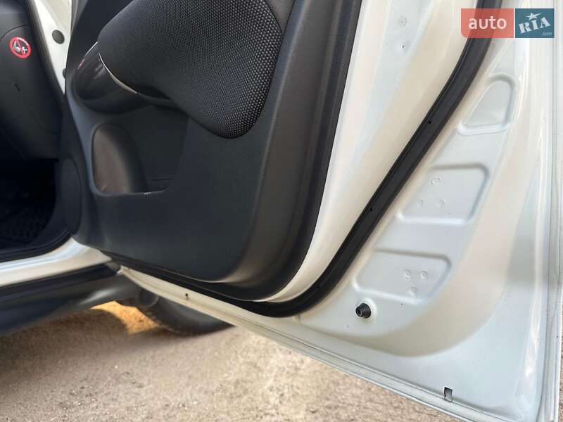 Внедорожник / Кроссовер Nissan Juke 2012 в Кропивницком