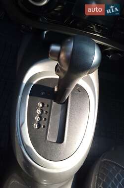 Внедорожник / Кроссовер Nissan Juke 2013 в 