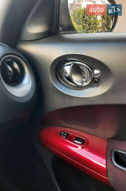 Позашляховик / Кросовер Nissan Juke 2013 в 