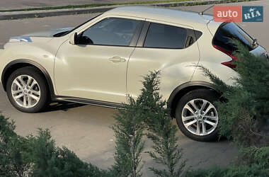 Внедорожник / Кроссовер Nissan Juke 2011 в 