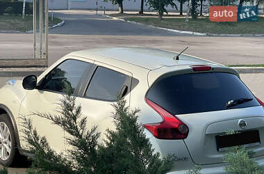 Внедорожник / Кроссовер Nissan Juke 2011 в 