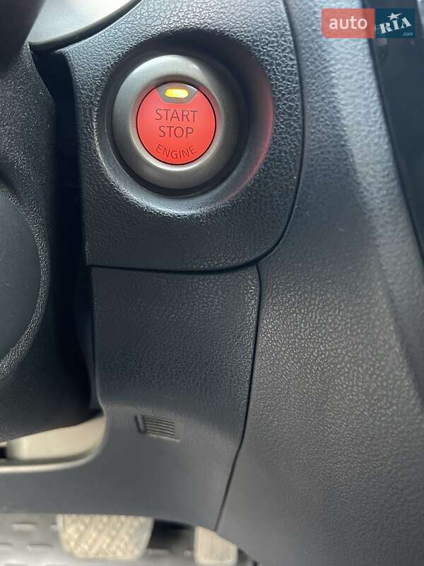 Позашляховик / Кросовер Nissan Juke 2012 в Києві