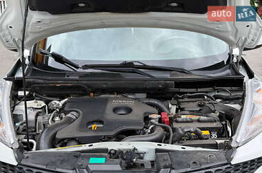 Внедорожник / Кроссовер Nissan Juke 2013 в 