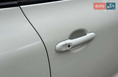 Внедорожник / Кроссовер Nissan Juke 2013 в 