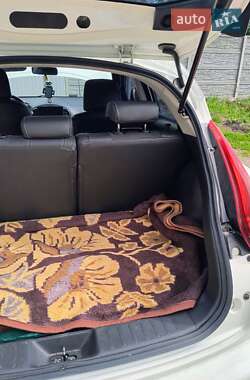 Внедорожник / Кроссовер Nissan Juke 2012 в 