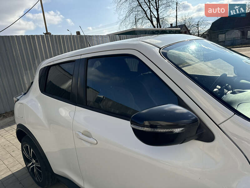 Позашляховик / Кросовер Nissan Juke 2015 в Дубні