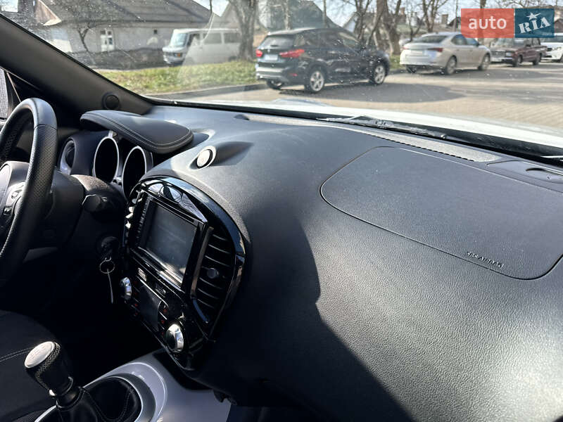 Позашляховик / Кросовер Nissan Juke 2015 в Дубні