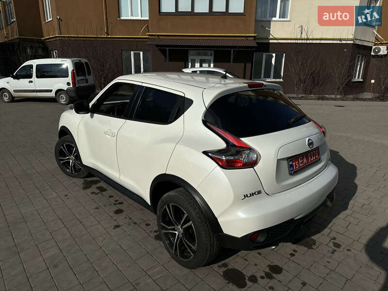 Позашляховик / Кросовер Nissan Juke 2015 в Дубні