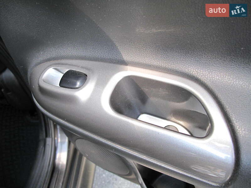 Внедорожник / Кроссовер Nissan Juke 2011 в Киеве