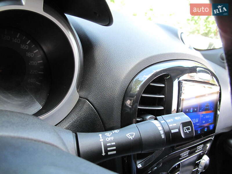 Внедорожник / Кроссовер Nissan Juke 2011 в Киеве