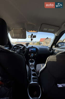 Позашляховик / Кросовер Nissan Juke 2012 в 