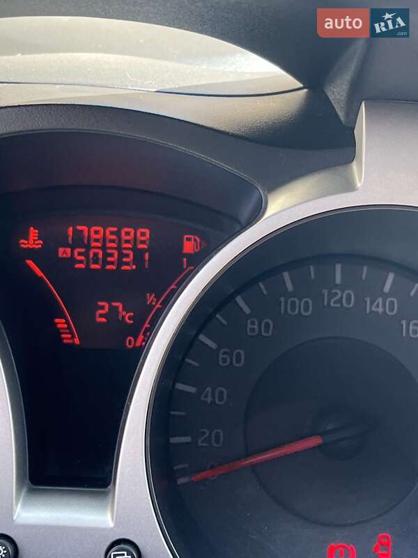 Позашляховик / Кросовер Nissan Juke 2012 в Львові