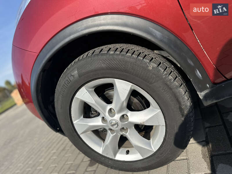 Внедорожник / Кроссовер Nissan Juke 2012 в Дубно