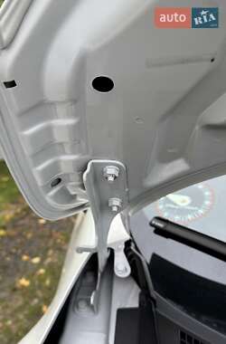 Внедорожник / Кроссовер Nissan Juke 2011 в 