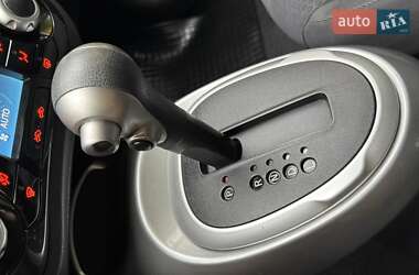 Внедорожник / Кроссовер Nissan Juke 2011 в 