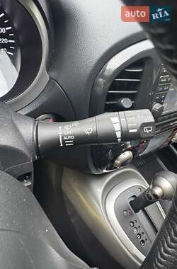 Внедорожник / Кроссовер Nissan Juke 2011 в 