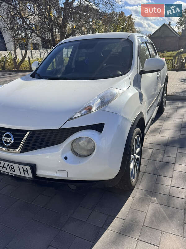 Внедорожник / Кроссовер Nissan Juke 2013 в Ровно