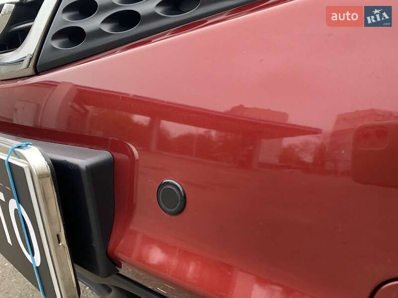 Внедорожник / Кроссовер Nissan Juke 2013 в Николаеве