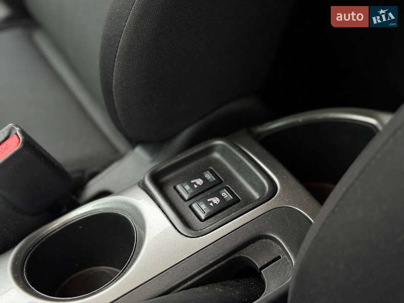 Внедорожник / Кроссовер Nissan Juke 2012 в Киеве