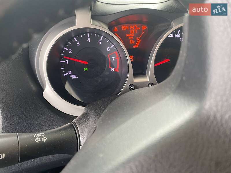 Внедорожник / Кроссовер Nissan Juke 2013 в Яготине