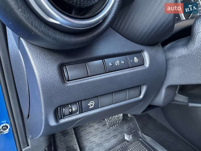 Внедорожник / Кроссовер Nissan Juke 2023 в Ужгороде