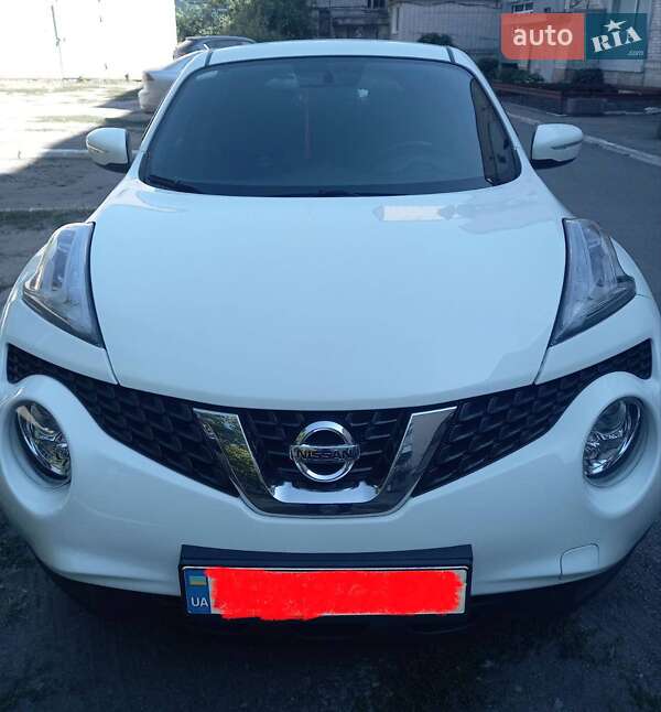 Внедорожник / Кроссовер Nissan Juke 2016 в Синельниково