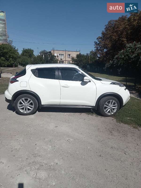 Внедорожник / Кроссовер Nissan Juke 2016 в Синельниково
