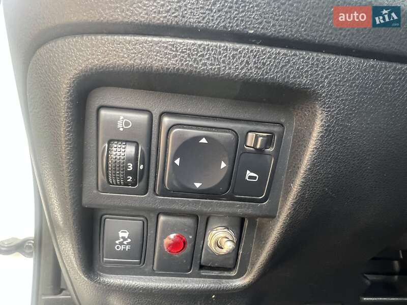 Внедорожник / Кроссовер Nissan Juke 2013 в Калуше