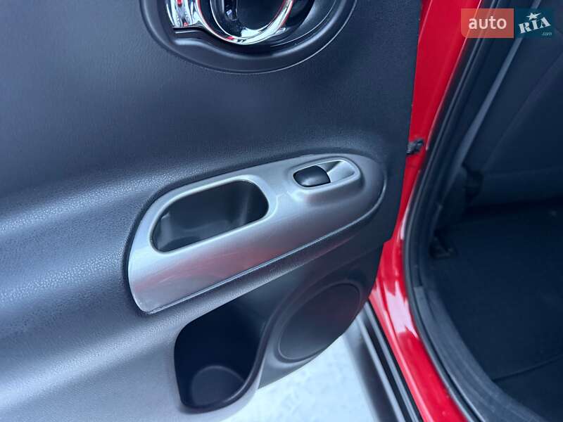 Внедорожник / Кроссовер Nissan Juke 2016 в Львове фото 124 Внедорожник / Кроссовер Nissan Juke 2016 в Львове