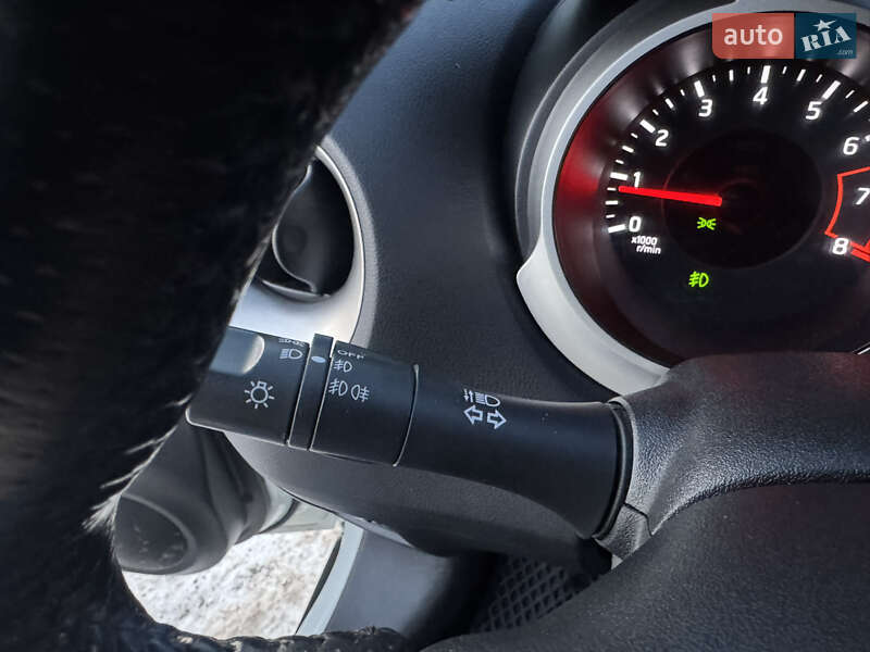 Внедорожник / Кроссовер Nissan Juke 2011 в Полтаве