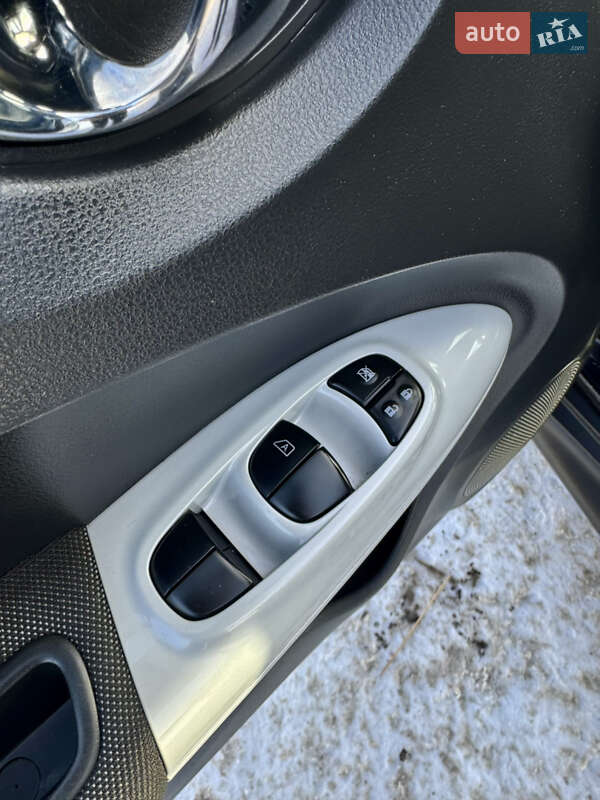 Внедорожник / Кроссовер Nissan Juke 2012 в Полтаве