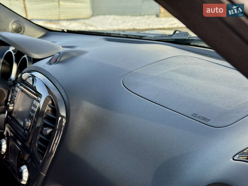 Внедорожник / Кроссовер Nissan Juke 2012 в Полтаве