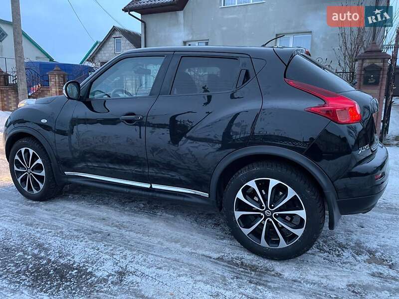 Позашляховик / Кросовер Nissan Juke 2011 в Демидівці