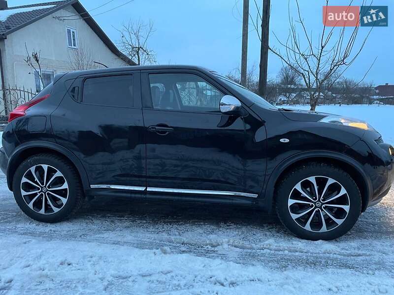 Позашляховик / Кросовер Nissan Juke 2011 в Демидівці