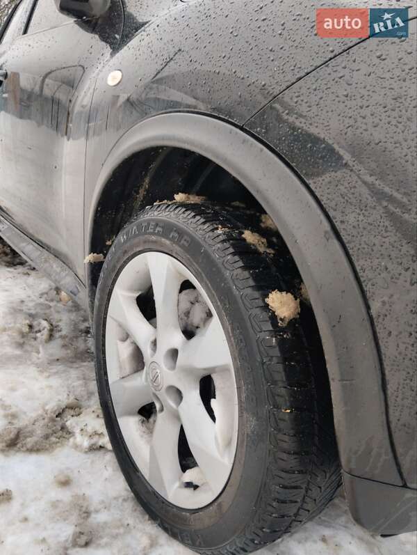 Внедорожник / Кроссовер Nissan Juke 2011 в Вышгороде