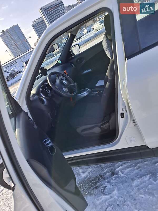 Позашляховик / Кросовер Nissan Juke 2017 в Києві