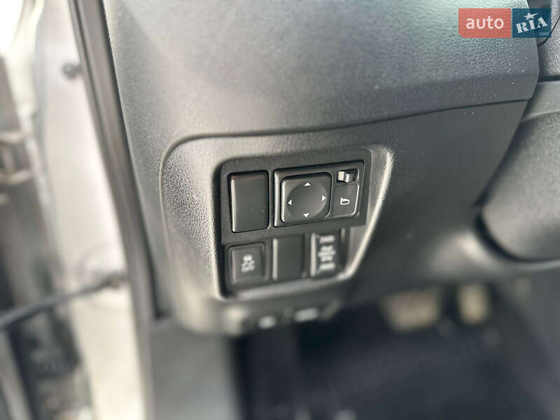 Внедорожник / Кроссовер Nissan Juke 2011 в Сваляве фото 25 Внедорожник / Кроссовер Nissan Juke 2011 в Сваляве