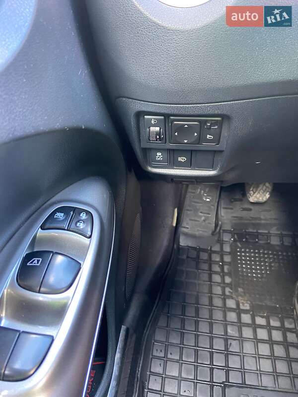 Внедорожник / Кроссовер Nissan Juke 2011 в Прилуках