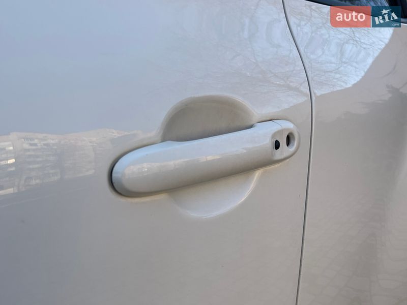 Внедорожник / Кроссовер Nissan Juke 2012 в Ровно