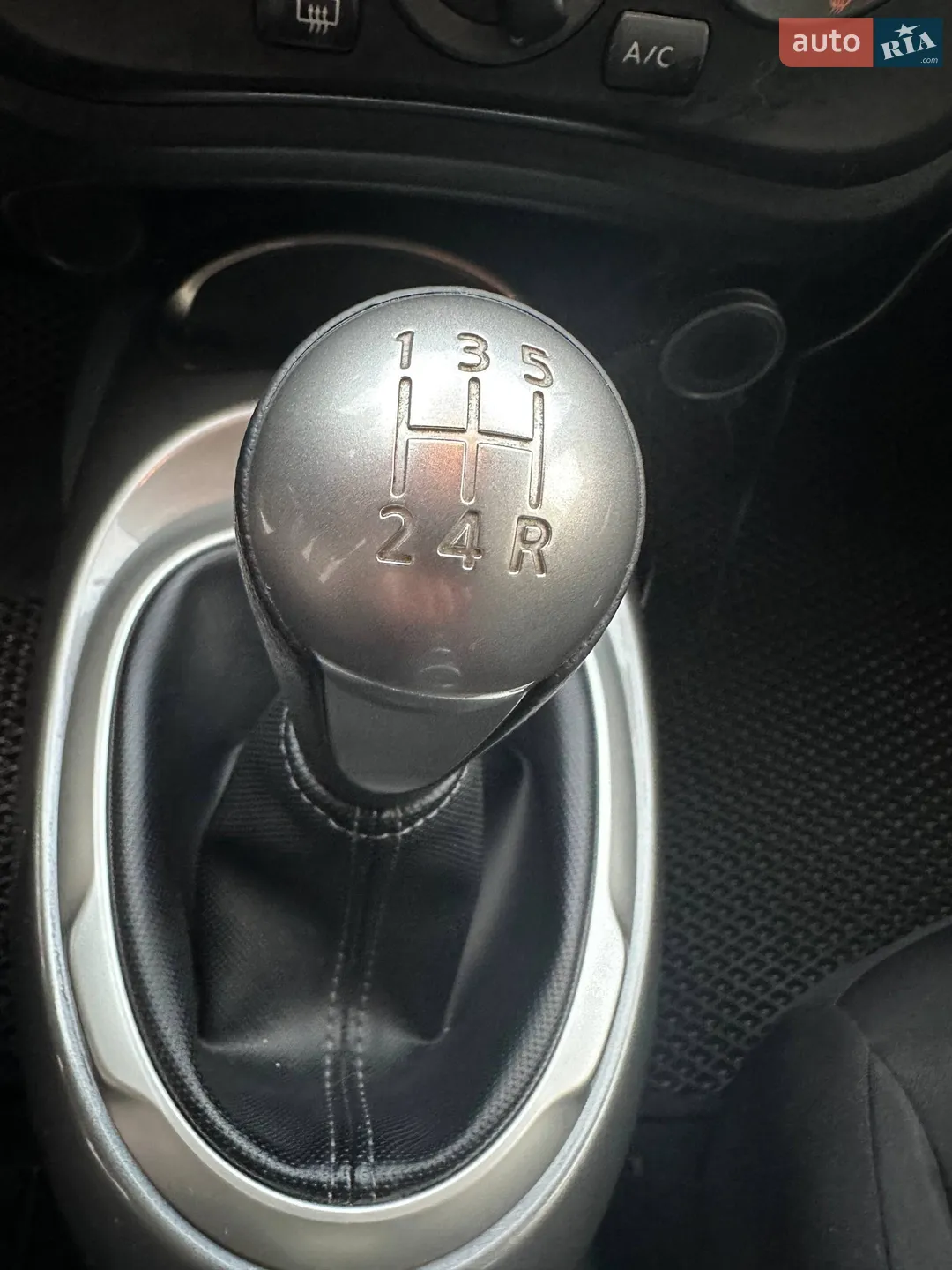 2019 Nissan Juke - мініатюра 18