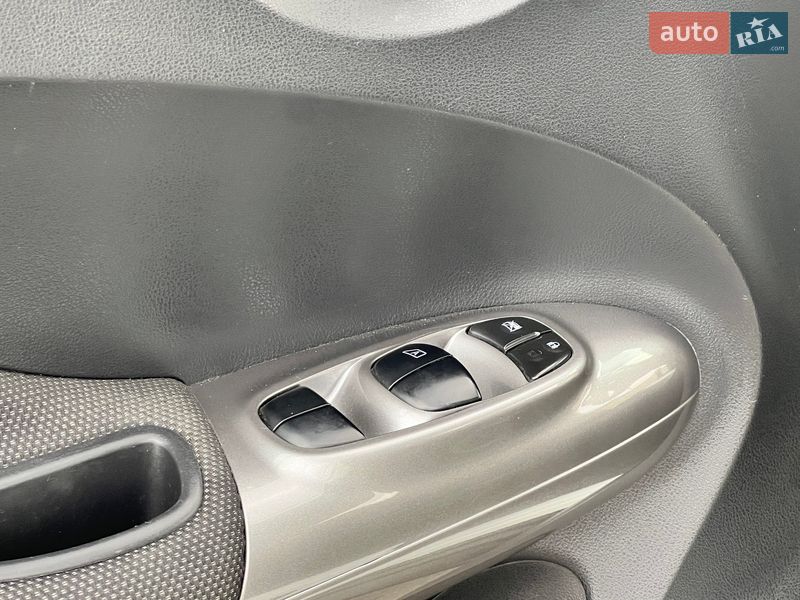 Внедорожник / Кроссовер Nissan Juke 2012 в Ровно фото 28 Внедорожник / Кроссовер Nissan Juke 2012 в Ровно