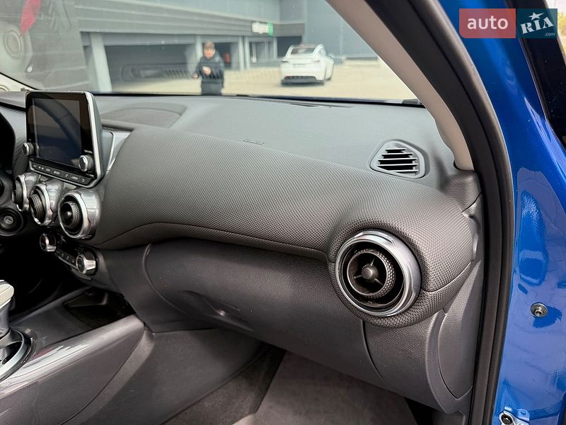 Внедорожник / Кроссовер Nissan Juke 2023 в Киеве