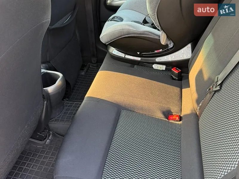Nissan Juke 2017 VIN SJNFBAF15U7387707 фото оголошення 18 з 57