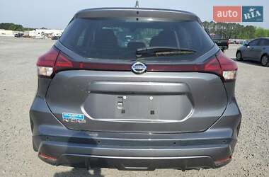 Позашляховик / Кросовер Nissan Kicks 2021 в 