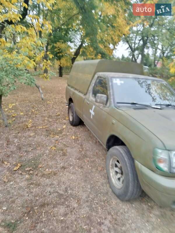 Пикап Nissan King Cab 1998 в Днепре