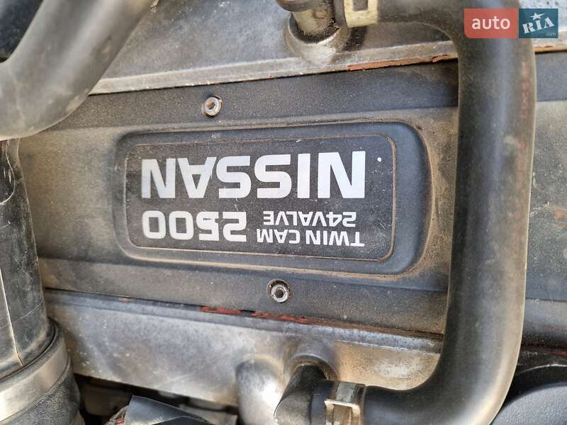 Седан Nissan Laurel 1994 в Одессе