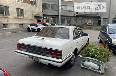 Седан Nissan Laurel 1980 в Киеве