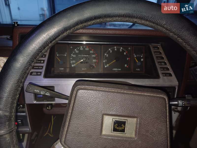 Седан Nissan Laurel 1987 в Одессе