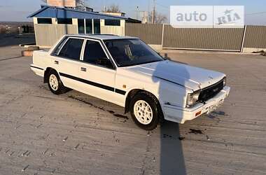 Седан Nissan Laurel 1988 в Тальному